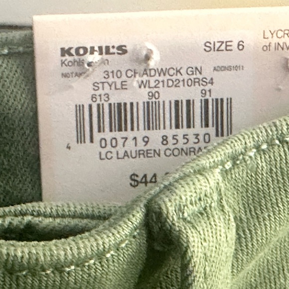 2-Shorts size 6.Please look at the pictures and video for better description!!❣️ - Picture 7 of 14